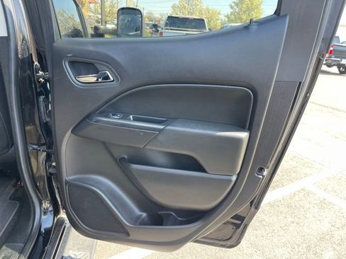 Used 2016 Chevrolet Colorado LT w/ LT Convenience Package image 11