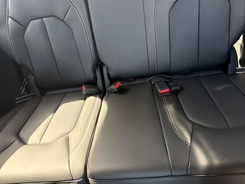 New 2025 Chrysler Pacifica Select image 37