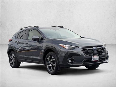 Used 2025 Subaru Crosstrek 2.0i Premium image 3