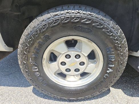 Used 2003 Chevrolet Suburban LT w/ LT Preferred Equipment Group RWD image 30