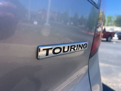 Used 2019 Honda Pilot Touring image 9