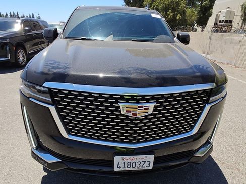 Used 2024 Cadillac Escalade ESV Luxury RWD image 9