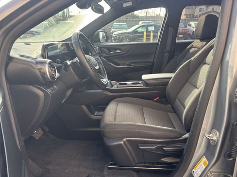 Used 2025 Chevrolet Equinox LT image 27