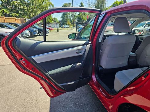 Used 2014 Toyota Corolla LE FWD image 16