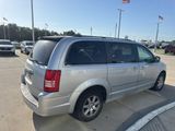 Used 2010 Chrysler Town & Country Touring image 6