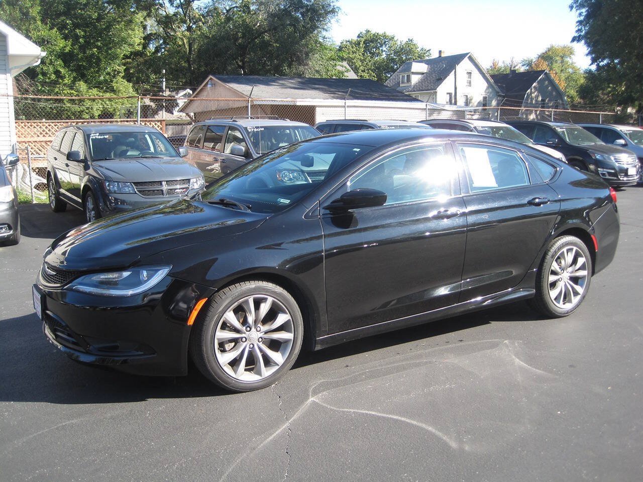 Used 2015 Chrysler 200 S w/ Navigation & Sound Group I FWD image 1