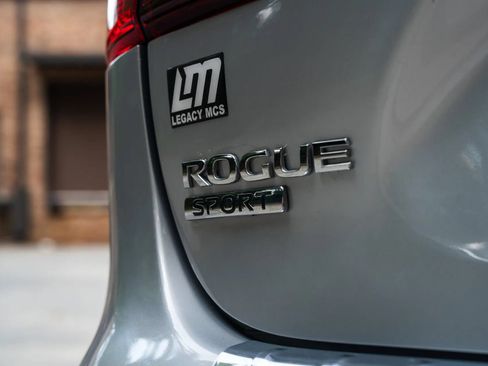 Used 2017 Nissan Rogue Sport SL FWD image 16