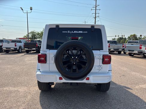 Used 2023 Jeep Wrangler Unlimited Sahara AWD/4WD image 7