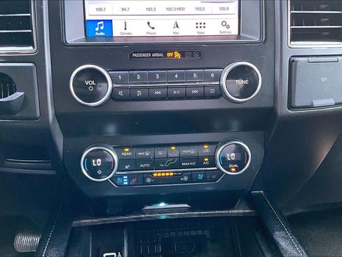 Used 2019 Ford Expedition Limited w/ Equipment Group 301A RWD image 33