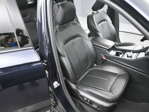 Used 2024 Jeep Grand Cherokee Limited w/ Luxury Tech Group II image 19