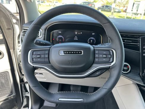 Certified 2024 Jeep Wagoneer Series II RWD image 12