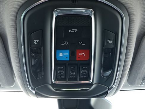 Used 2023 Jeep Grand Cherokee L Limited w/ Luxury Tech Group II AWD/4WD image 22