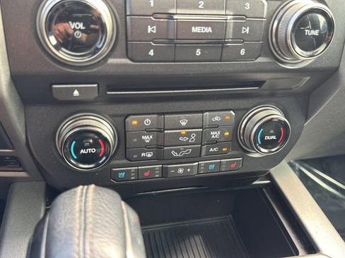 Used 2017 Ford F150 Raptor w/ Equipment Group 802A Luxury AWD/4WD image 26