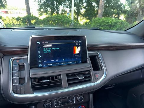 Used 2022 Chevrolet Suburban LT AWD/4WD image 82