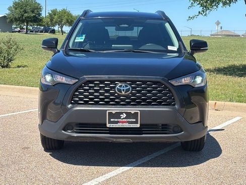 Used 2024 Toyota Corolla Cross LE AWD/4WD image 3