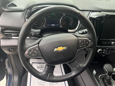 Used 2023 Chevrolet Traverse LT FWD image 16