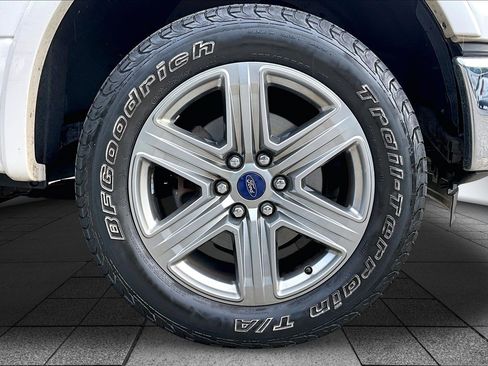 Used 2016 Ford F150 Lariat w/ Equipment Group 502A Luxury AWD/4WD image 8