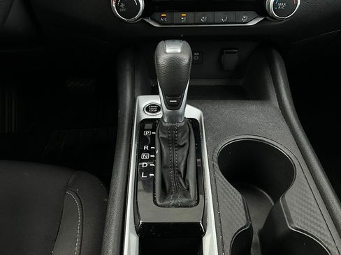 Used 2025 Nissan Altima 2.5 SV image 23