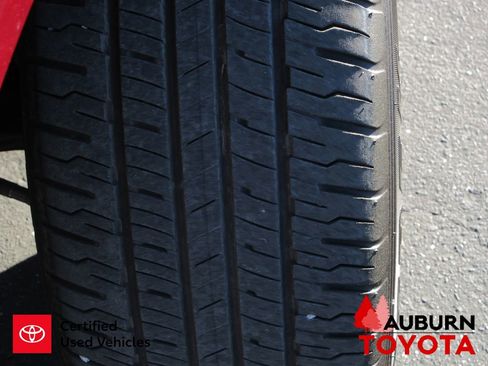 Certified 2024 Toyota Venza LE image 4