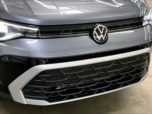 Used 2025 Volkswagen Taos S image 31