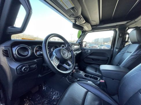 Used 2022 Jeep Wrangler Unlimited Sahara image 24