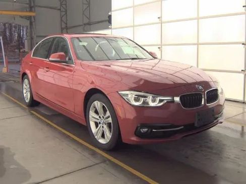 Used 2017 BMW 330i xDrive Sedan w/ Premium Package image 3