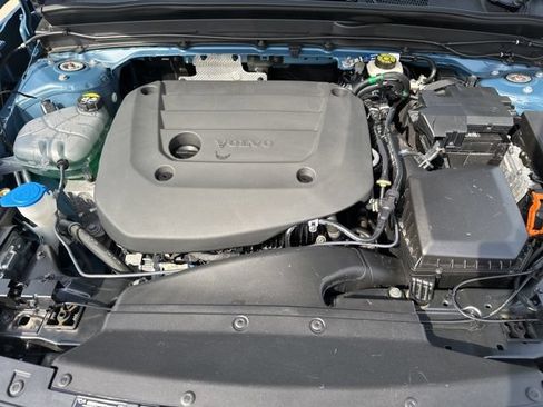 Certified 2023 Volvo XC40 B5 Plus w/ Climate Package AWD/4WD image 31
