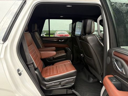 Used 2023 GMC Yukon Denali Ultimate AWD/4WD image 42