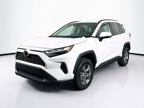 Used 2024 Toyota RAV4 XLE image 3