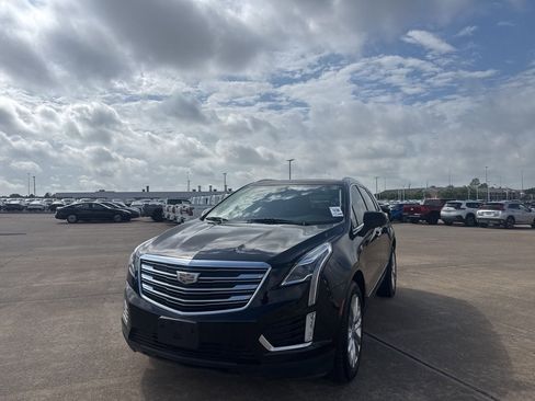 Used 2019 Cadillac XT5 Premium Luxury w/ Advanced Security Package image 6