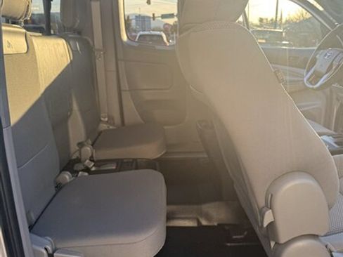 Used 2013 Toyota Tacoma 4x4 Access Cab V6 image 30