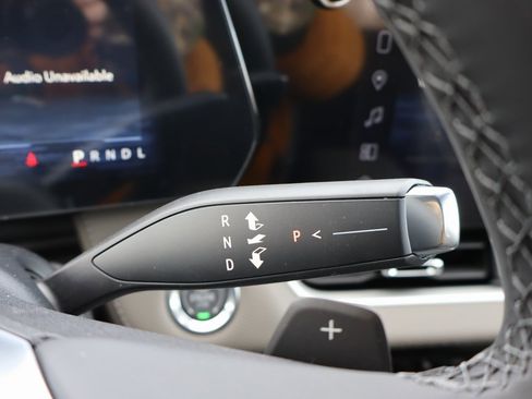 New 2026 Chevrolet Equinox LT w/ Convenience Package II image 8