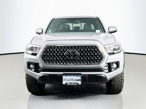 Used 2019 Toyota Tacoma TRD Off-Road image 2