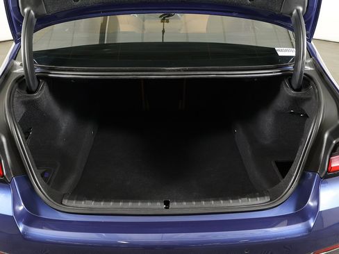 Used 2022 BMW M550i xDrive w/ Premium Package image 25