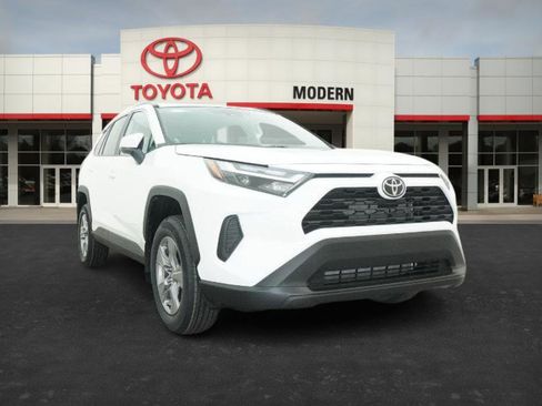 New 2025 Toyota RAV4 XLE image 31