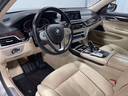 Used 2020 BMW 750i xDrive w/ Executive Package AWD/4WD image 21