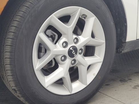 Used 2025 Kia Soul LX w/ LX Technology Package image 31