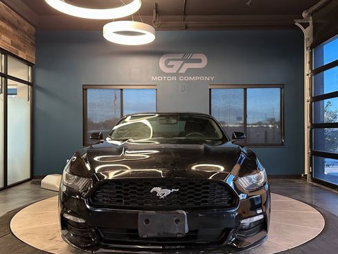 Used 2017 Ford Mustang Coupe image 8