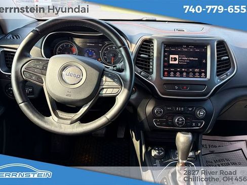 Used 2019 Jeep Cherokee Trailhawk AWD/4WD image 6