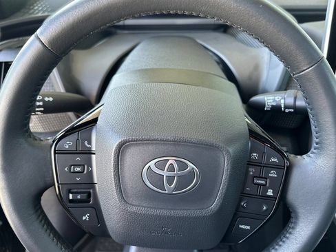 Used 2025 Toyota bZ4X FWD image 27