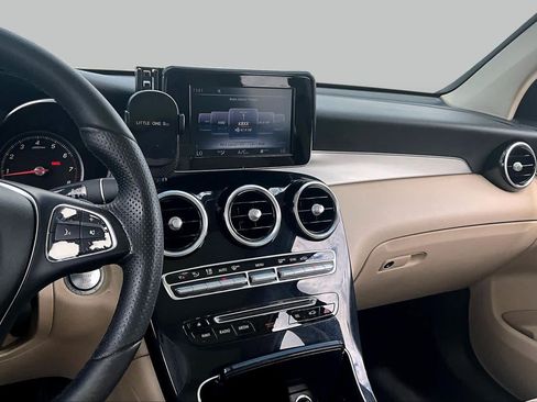 Used 2017 Mercedes-Benz GLC 300 image 6