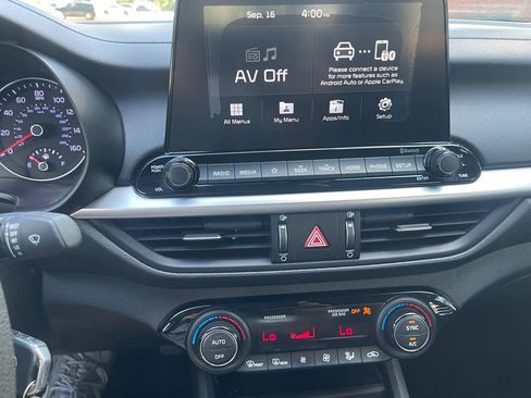 Used 2019 Kia Forte LXS FWD image 18