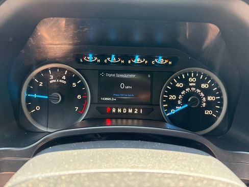 Used 2017 Ford F150 XLT w/ Equipment Group 302A Luxury AWD/4WD image 13