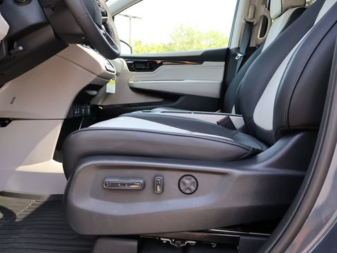Certified 2026 Honda Odyssey Elite image 35