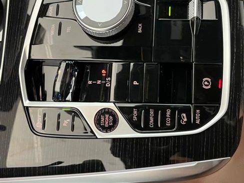 New 2026 BMW X7 M60i image 13