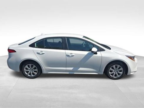 Used 2025 Toyota Corolla LE FWD image 8