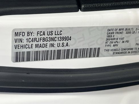 Used 2022 Jeep Grand Cherokee Limited image 31