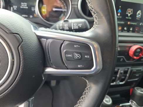 Used 2021 Jeep Wrangler Unlimited Sahara image 20