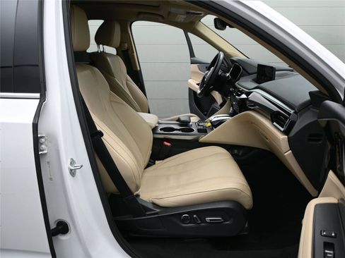 Used 2023 Acura MDX SH-AWD w/ Technology Package image 19