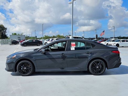 New 2026 Toyota Camry SE FWD image 5